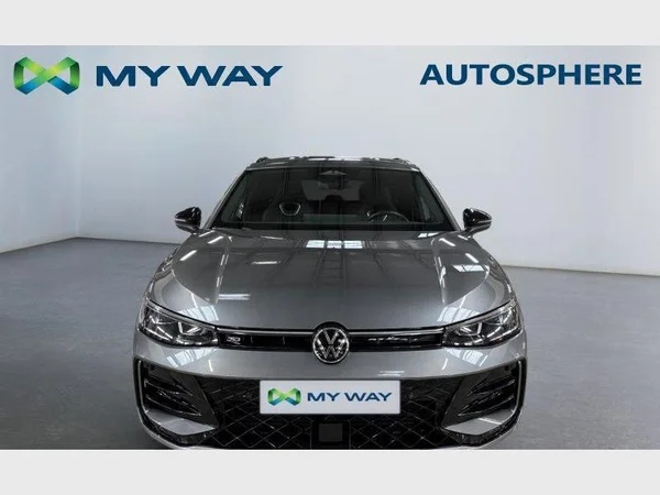 Volkswagen Passat Variant (2024) — foto 12 van 38