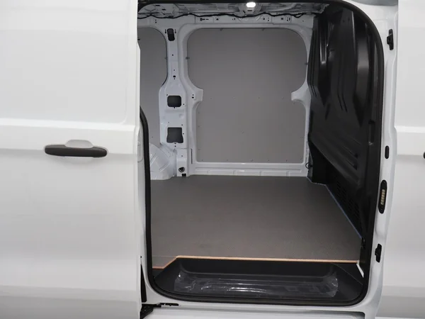 VOLKSWAGEN Transporter T7 32 Fou Swb (2026) — foto 3 van 18