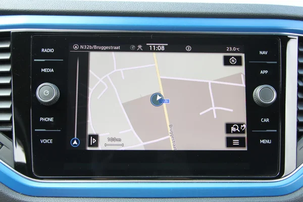 Volkswagen T-Roc (2021) — foto 16 van 39