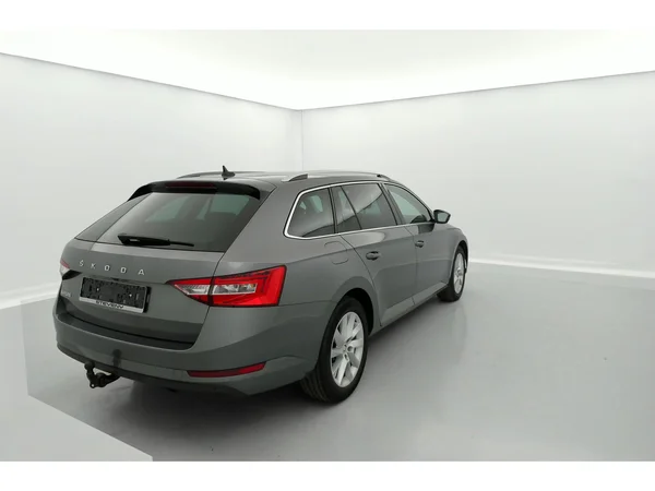 SKODA Superb Combi (2021) — foto 4 van 36