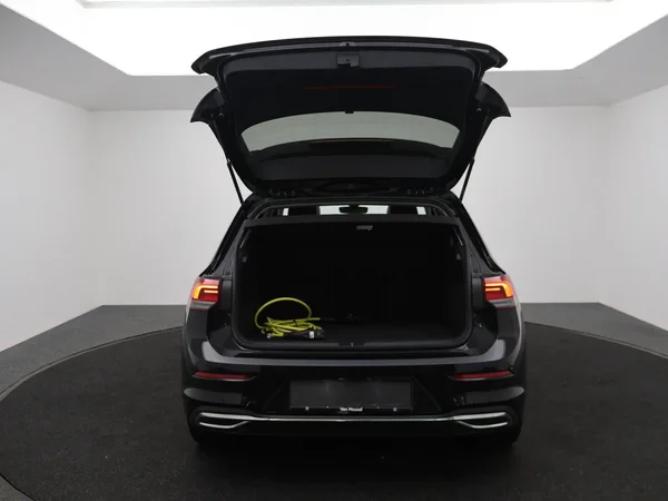 Volkswagen Golf (2024) — foto 18 van 27