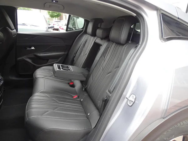 Peugeot 408 (2025) — foto 9 van 25