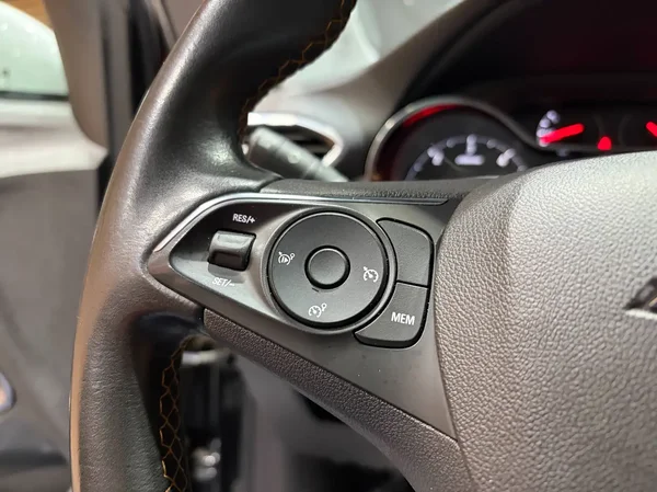 Opel Crossland (2018) — foto 2 van 25