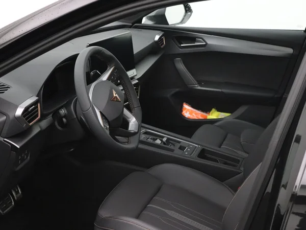 CUPRA Leon ST (2025) — foto 16 van 25