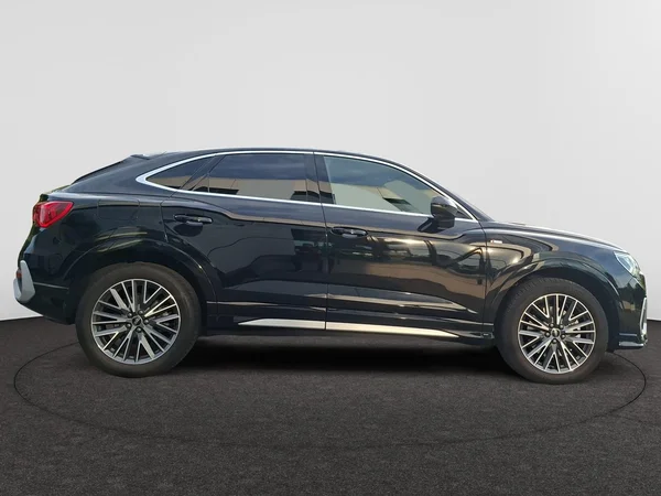AUDI Q3 Sportback (2024) — foto 21 van 24