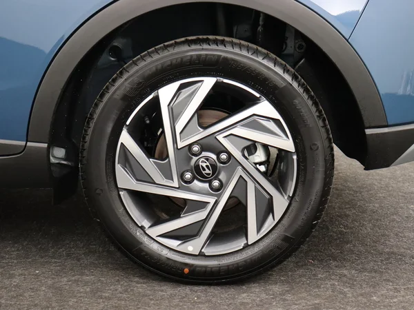 HYUNDAI Bayon (2025) — foto 7 van 27