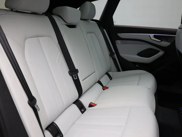 AUDI A6 Avant (2025) — foto 8 van 35