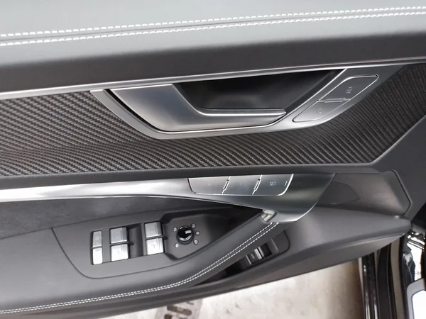 AUDI A6 Avant PHEV (2025) — foto 6 van 17