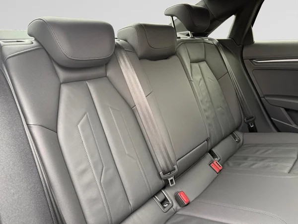 AUDI A3 Sedan (2024) — foto 9 van 28