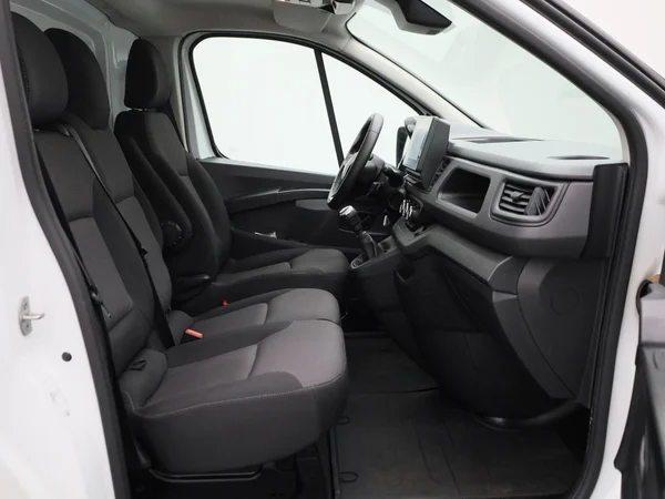 Renault Trafic (2022) — foto 6 van 39