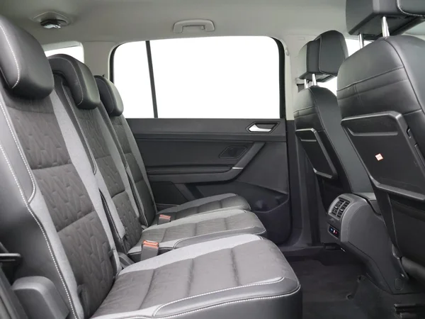 VOLKSWAGEN Touran (2025) — foto 21 van 31