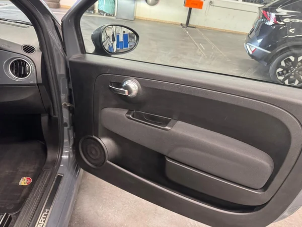 ABARTH 595 (2020) — foto 9 van 24