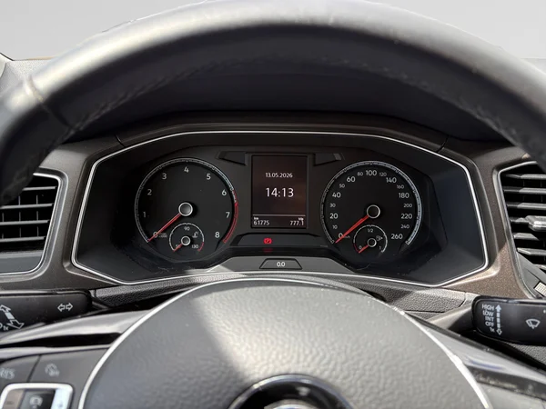 VOLKSWAGEN T-Roc (2020) — foto 11 van 20