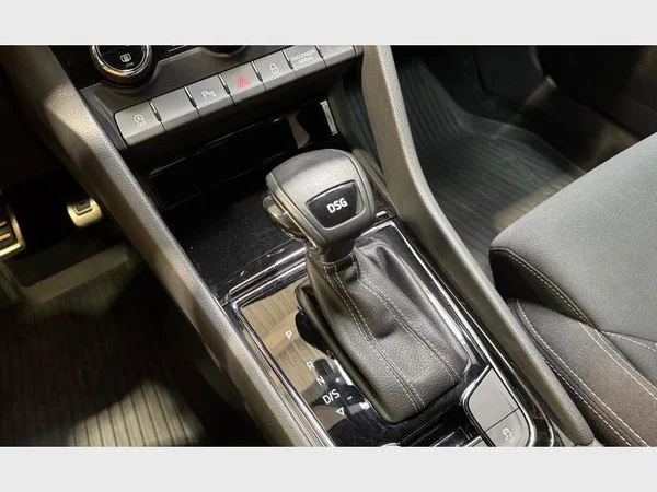 Skoda Karoq (2021) — foto 21 van 31