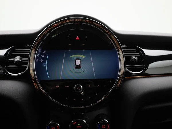MINI One (2022) — foto 19 van 37