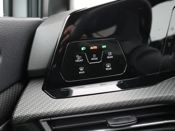VOLKSWAGEN Golf VIII SW (2024) — foto 18 van 27