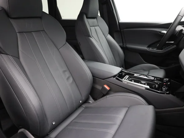 AUDI Q6 e-tron (2026) — foto 22 van 27