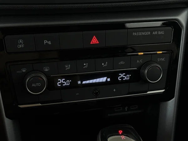 VOLKSWAGEN T-Cross (2021) — foto 17 van 26