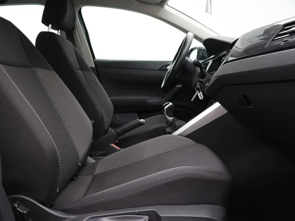 VOLKSWAGEN Taigo (2022) — foto 2 van 25