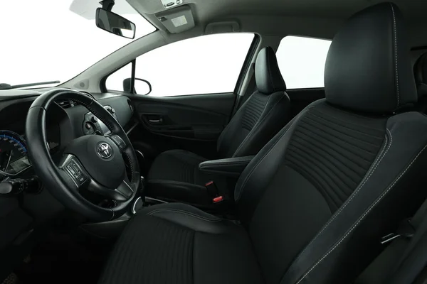 Toyota Yaris (2015) — foto 16 van 16
