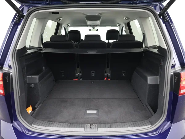 VOLKSWAGEN Touran (2022) — foto 2 van 21