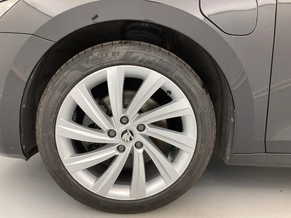SKODA Octavia Combi PHEV (2021) — foto 35 van 37