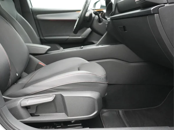 CUPRA Leon ST (2024) — foto 9 van 10