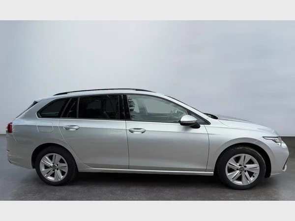 Volkswagen Golf Variant VIII (2022) — foto 21 van 27