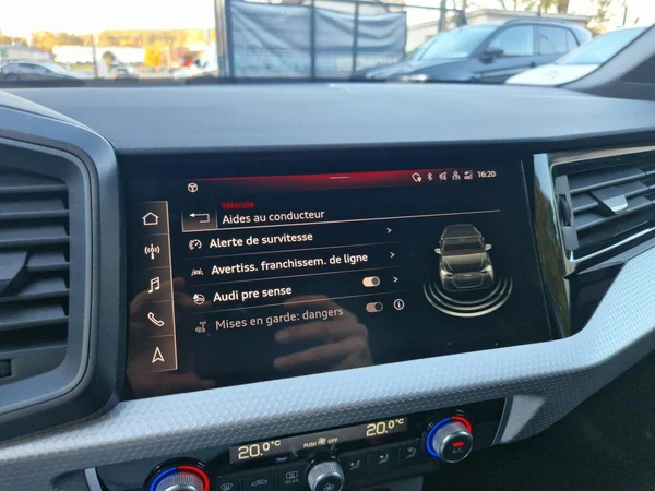 AUDI A1 Sportback (2023) — foto 9 van 23
