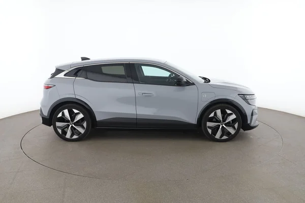 Renault Megane (2022) — foto 13 van 16