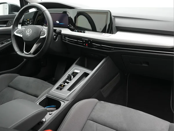 VOLKSWAGEN Golf VIII SW (2024) — foto 10 van 10