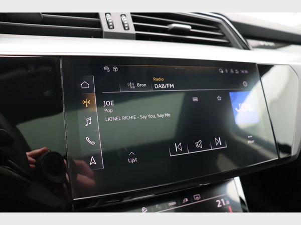 AUDI e-tron (2022) — foto 16 van 35