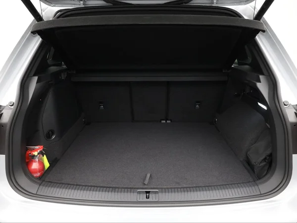 VOLKSWAGEN Tiguan (2023) — foto 2 van 22