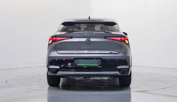Renault Rafale E-TECH (HEV) (2025) — foto 34 van 45