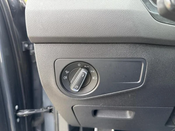 VOLKSWAGEN Tiguan (2021) — foto 3 van 29