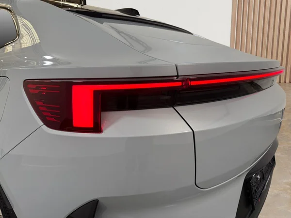 Polestar 4 (2025) — foto 31 van 32