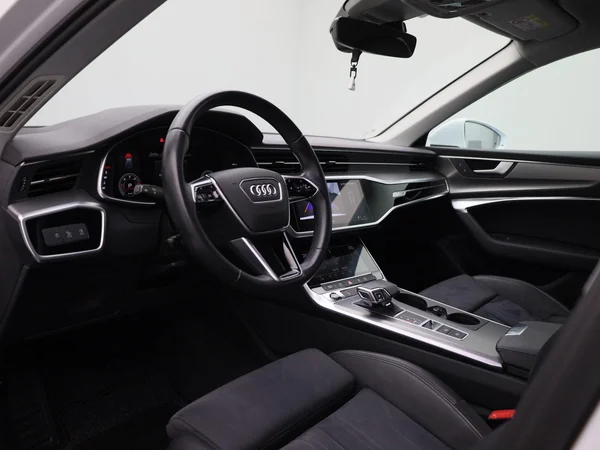 Audi A6 (2022) — foto 31 van 45