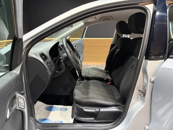 Volkswagen Polo (2016) — foto 20 van 22