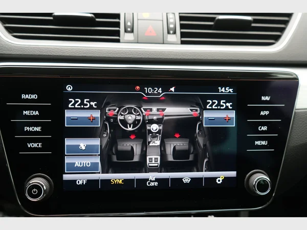 SKODA Superb Combi (2020) — foto 11 van 27