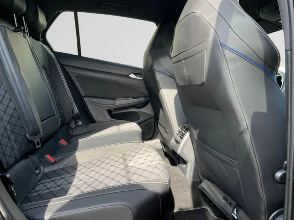 VOLKSWAGEN Golf VIII (2025) — foto 22 van 24