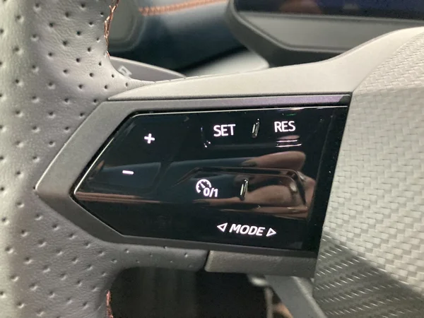 CUPRA Born (2022) — foto 2 van 32
