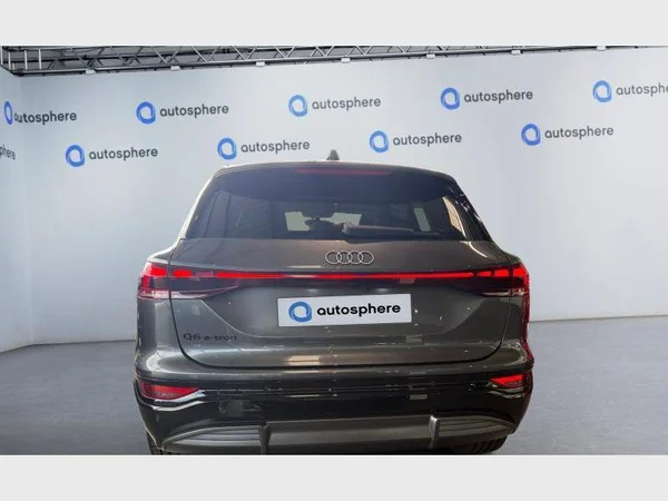 AUDI Q6 e-tron (2026) — foto 16 van 21