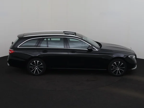 MERCEDES E 300 (2021) — foto 30 van 34