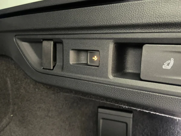 VOLKSWAGEN Passat Variant eHybrid (PHEV) (2025) — foto 14 van 15