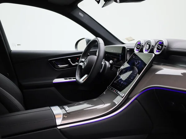 Mercedes-Benz GLC (2025) — foto 32 van 46
