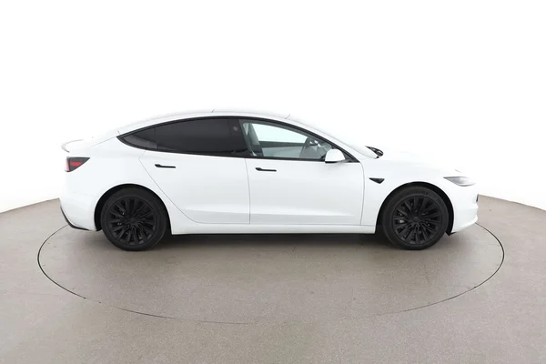 Tesla Model (2025) — foto 14 van 17