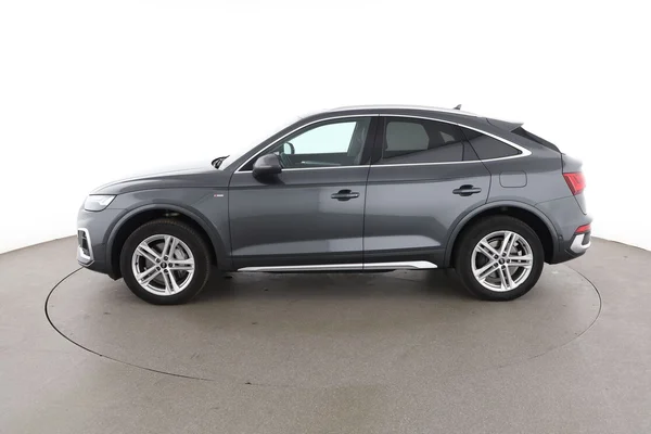 Audi Q5 (2021) — foto 9 van 16