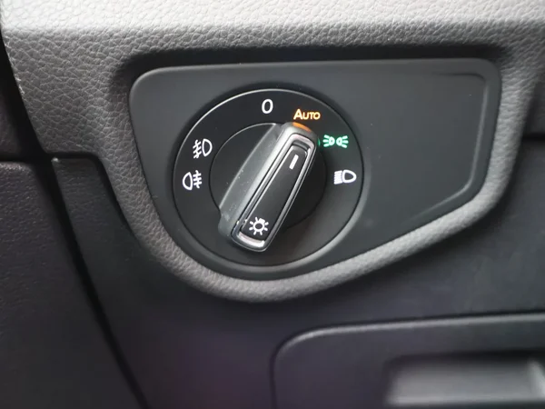 Volkswagen Touran (2021) — foto 16 van 28