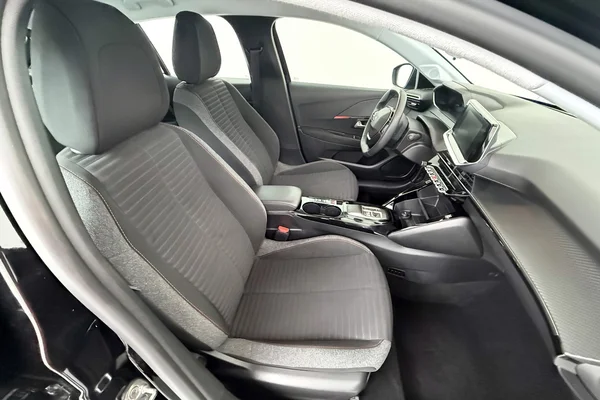Peugeot E-208 (2022) — foto 9 van 41