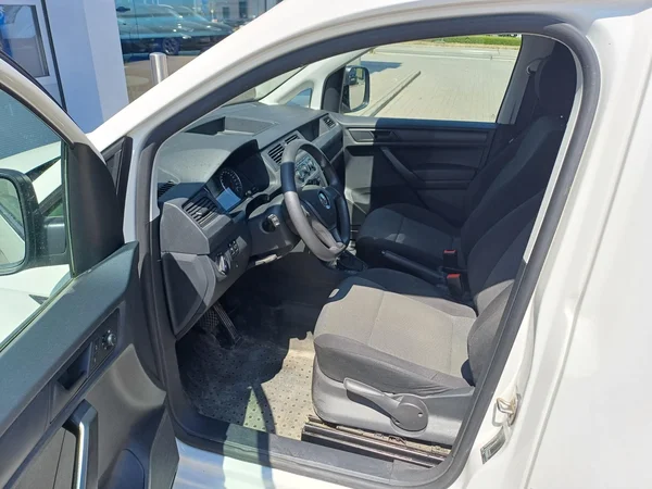 Volkswagen Caddy (2018) — foto 8 van 25